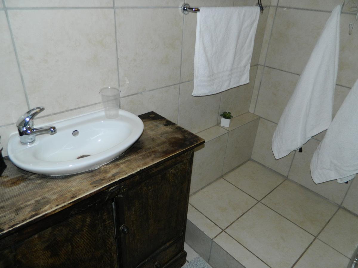Guest House Gabby Klerksdorp Bagian luar foto