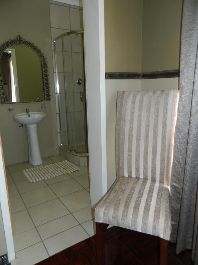 Guest House Gabby Klerksdorp Bagian luar foto