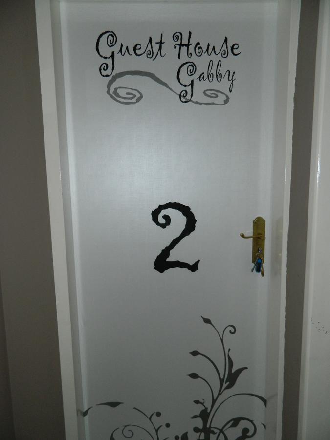 Guest House Gabby Klerksdorp Bagian luar foto