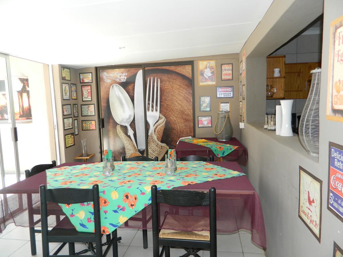 Guest House Gabby Klerksdorp Bagian luar foto