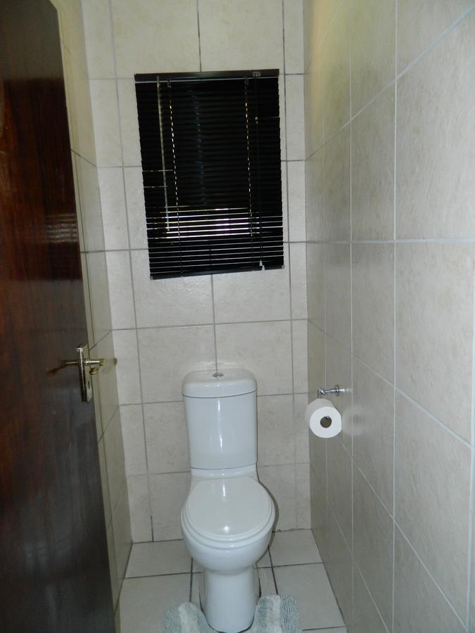 Guest House Gabby Klerksdorp Bagian luar foto