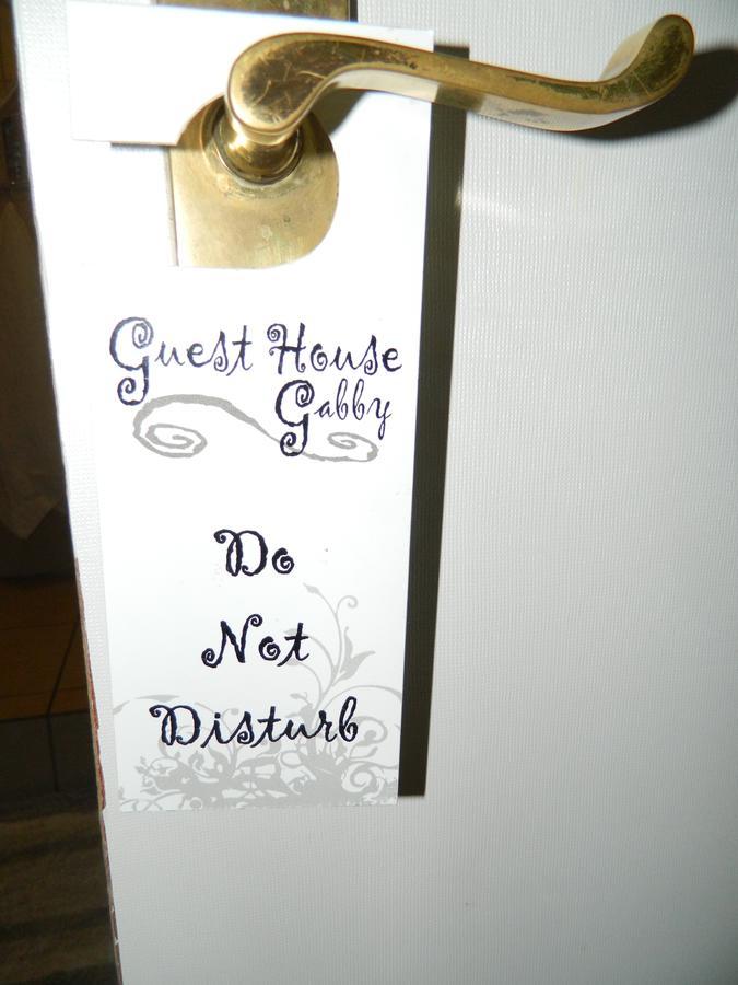 Guest House Gabby Klerksdorp Bagian luar foto