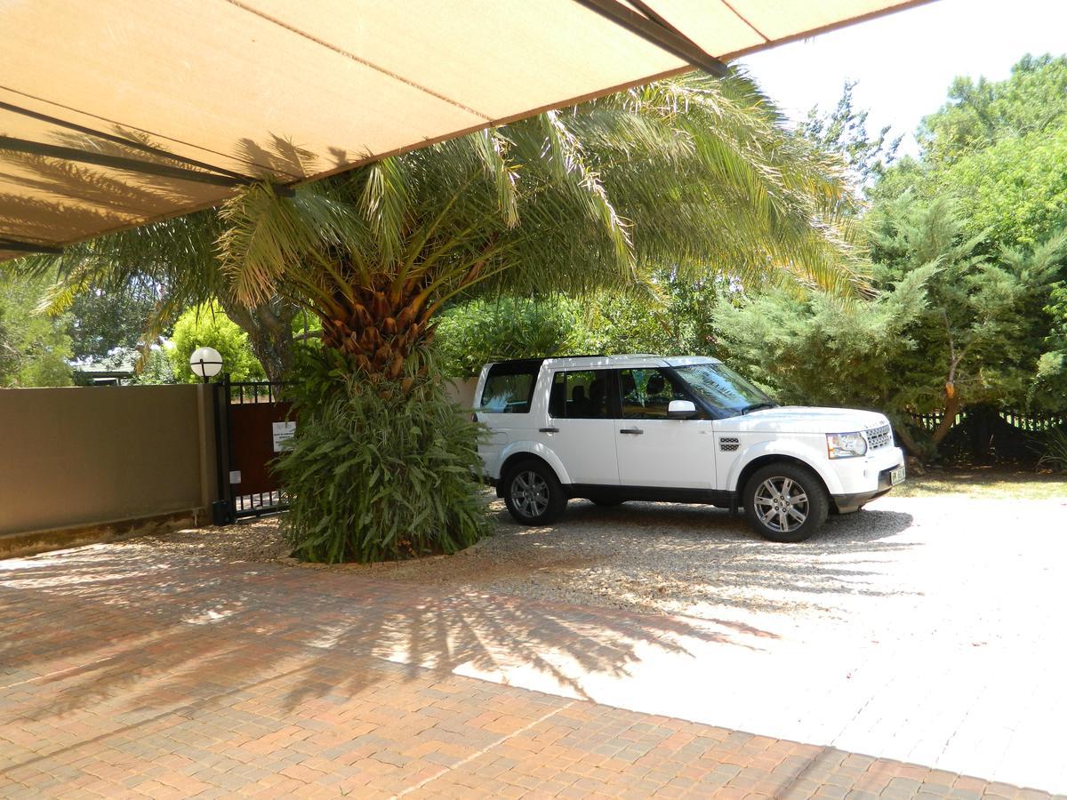 Guest House Gabby Klerksdorp Bagian luar foto