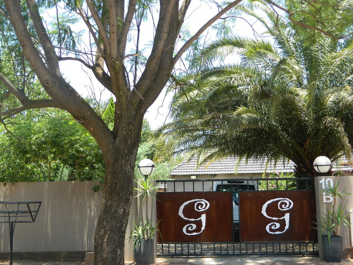 Guest House Gabby Klerksdorp Bagian luar foto